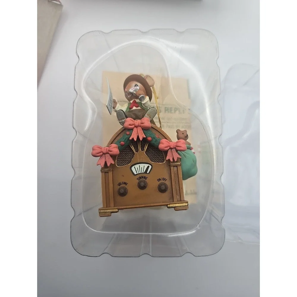 1992 Enesco FESTIVE NEWS FLASH 3